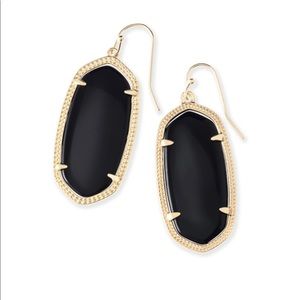 Elle Gold Earrings In Black
